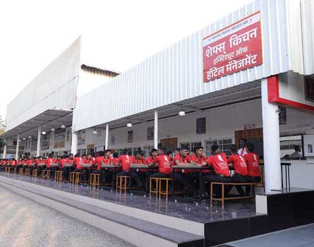 F & B Service
